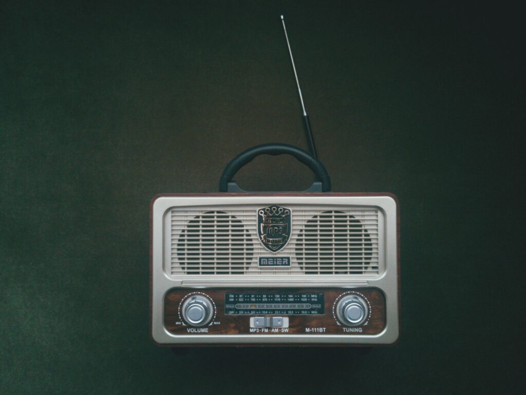 radio with antenna